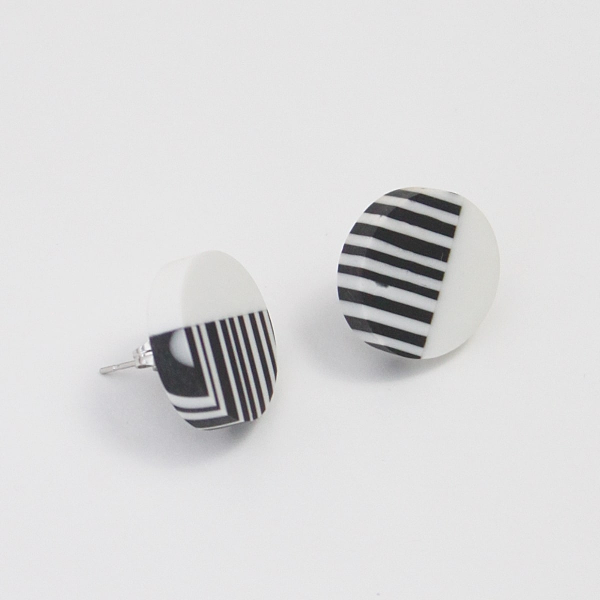 AE20E04 WHITE 1