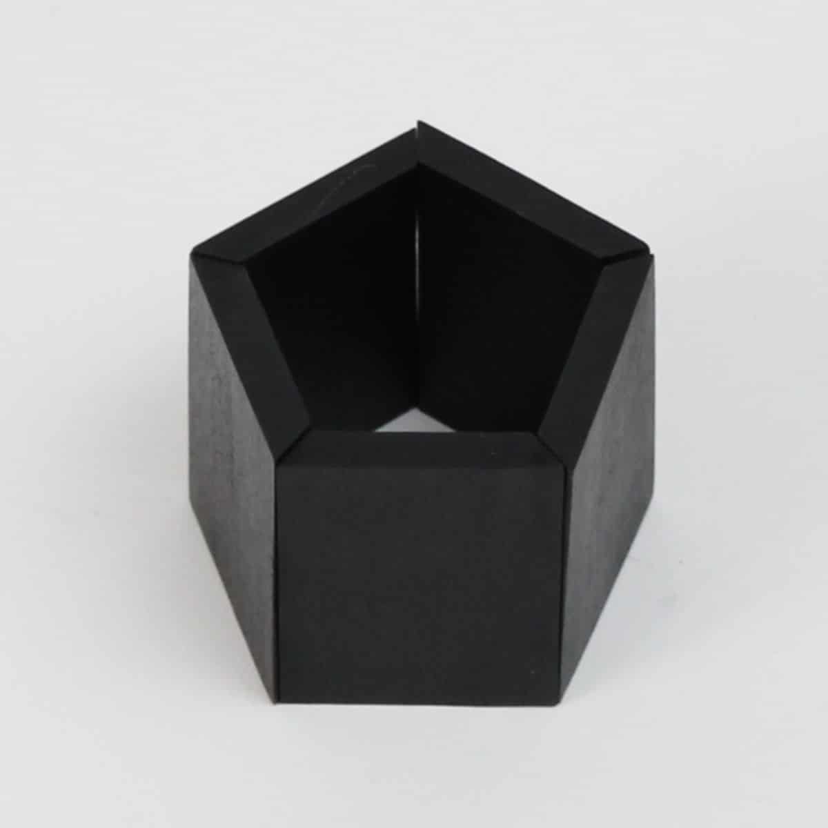 EW19B02 BLACK