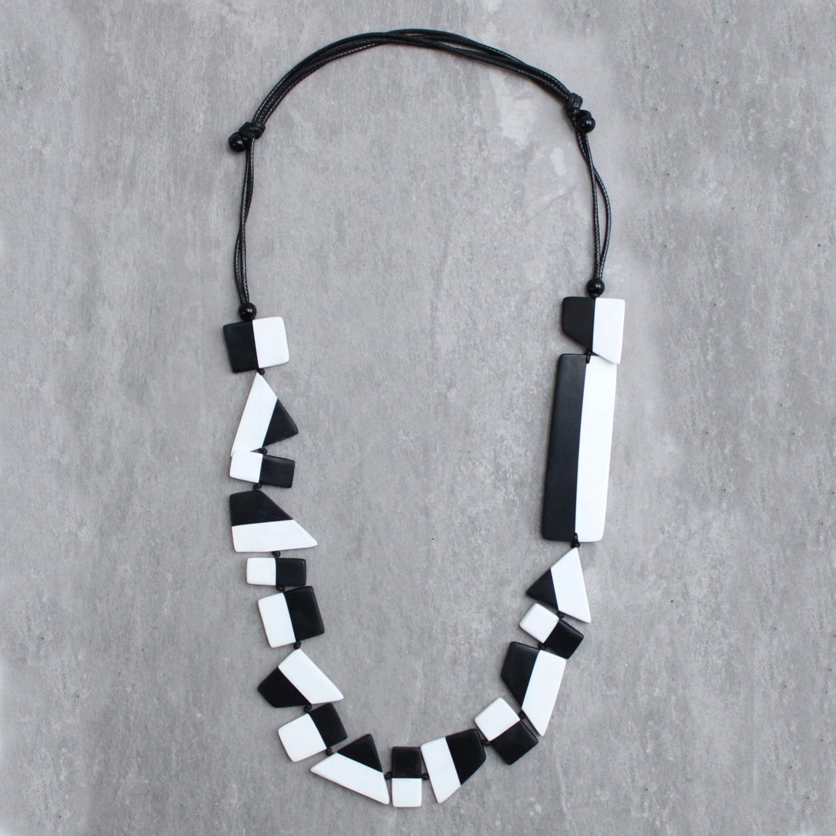 LS21N19 BLACK