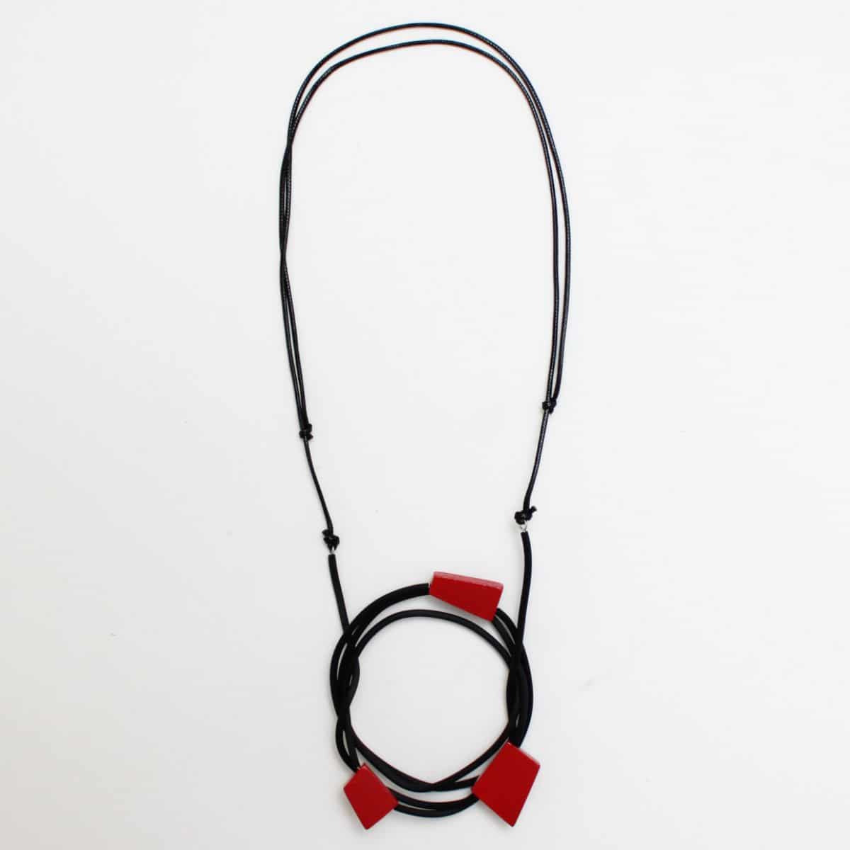 SD20N20 BLACK AND RED