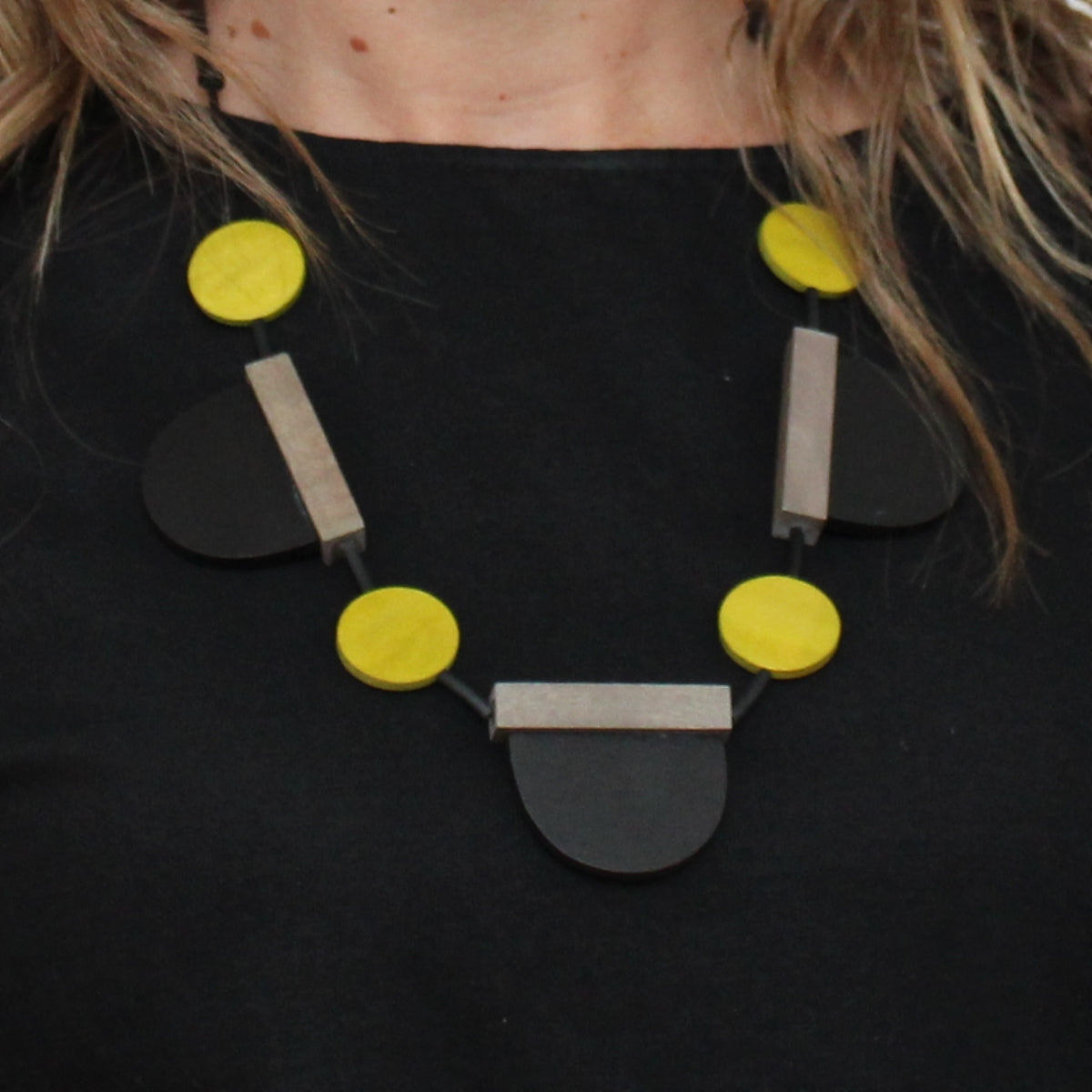 Wooden Rylee Necklace Lime