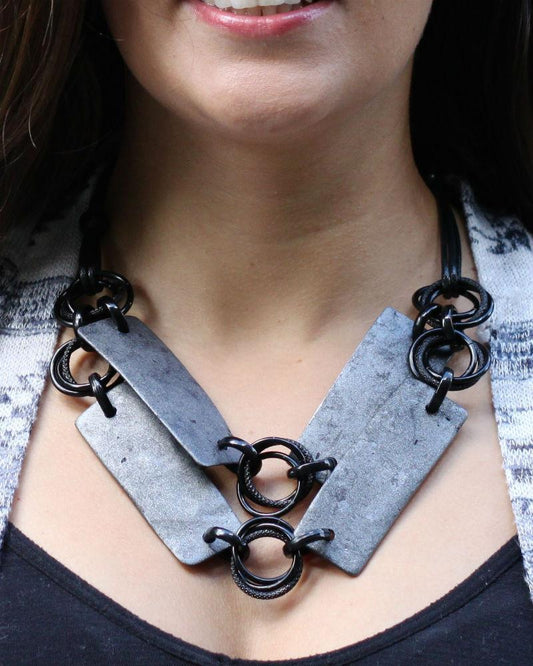 How To Wear Short Statement Necklaces?
