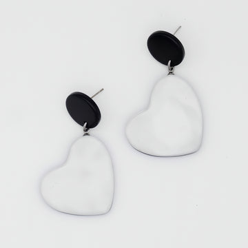 White Frosted Heartstrings Earring