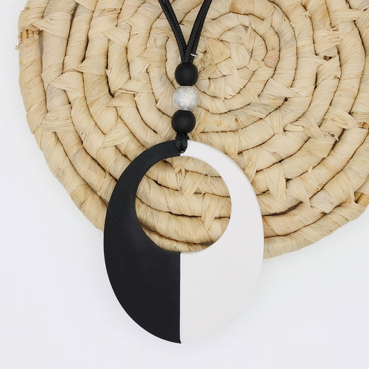 Oval Victoria Black White Pendant