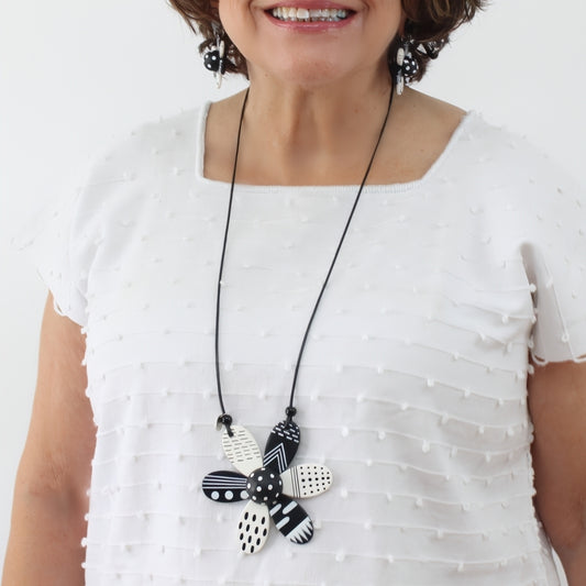 Black and White Garden Flower Pendant Necklace