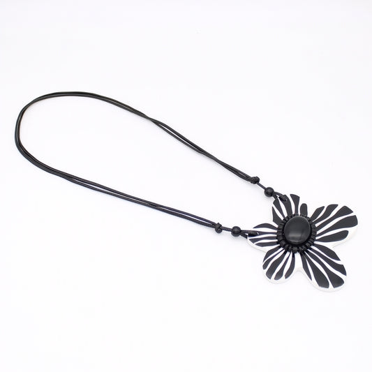 Black Bumble Blossom Daisy Pendant