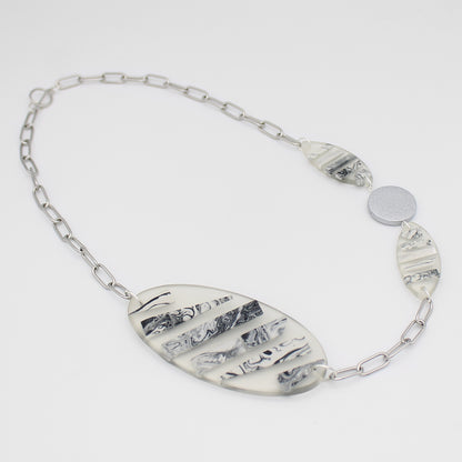 Frosted Resin and Chain Necklace