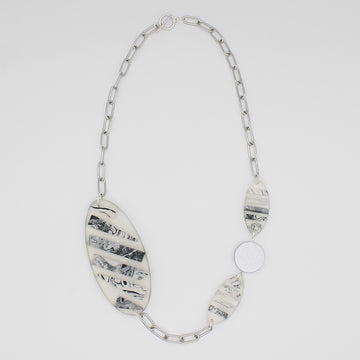 Frosted Resin and Chain Necklace