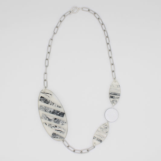 Frosted Resin and Chain Necklace