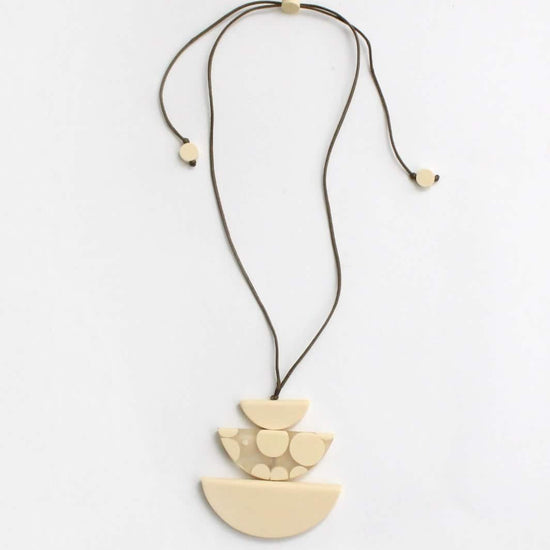 cream pendent necklace