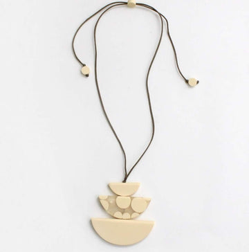 cream pendent necklace
