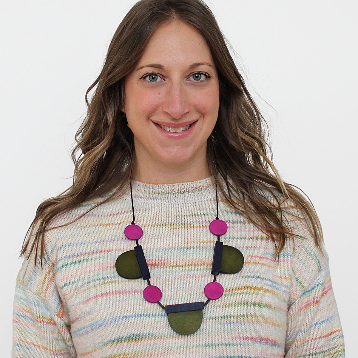 Wooden Rylee Necklace Fuchsia